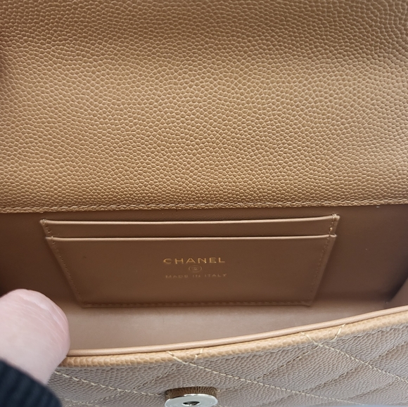 Brand new authentic Chanel 2023 kelly phone holder with chain and top handle - Picture 7 of 17